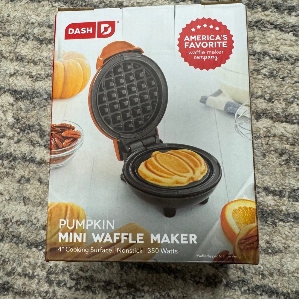 Pumpkin mini waffle maker